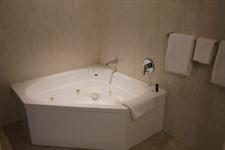 Double Spa Bath