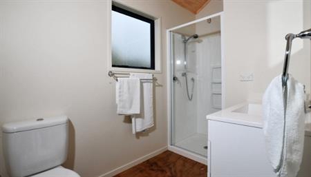 Self-contained cabin bathroom 1