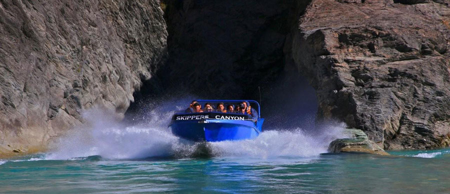 Aroha Luxury Tours - New Zealand adventure tours and holidays - speed boat tours