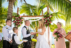 Honeymoon Destinations Raortongan Wedding Island Wedding Venue