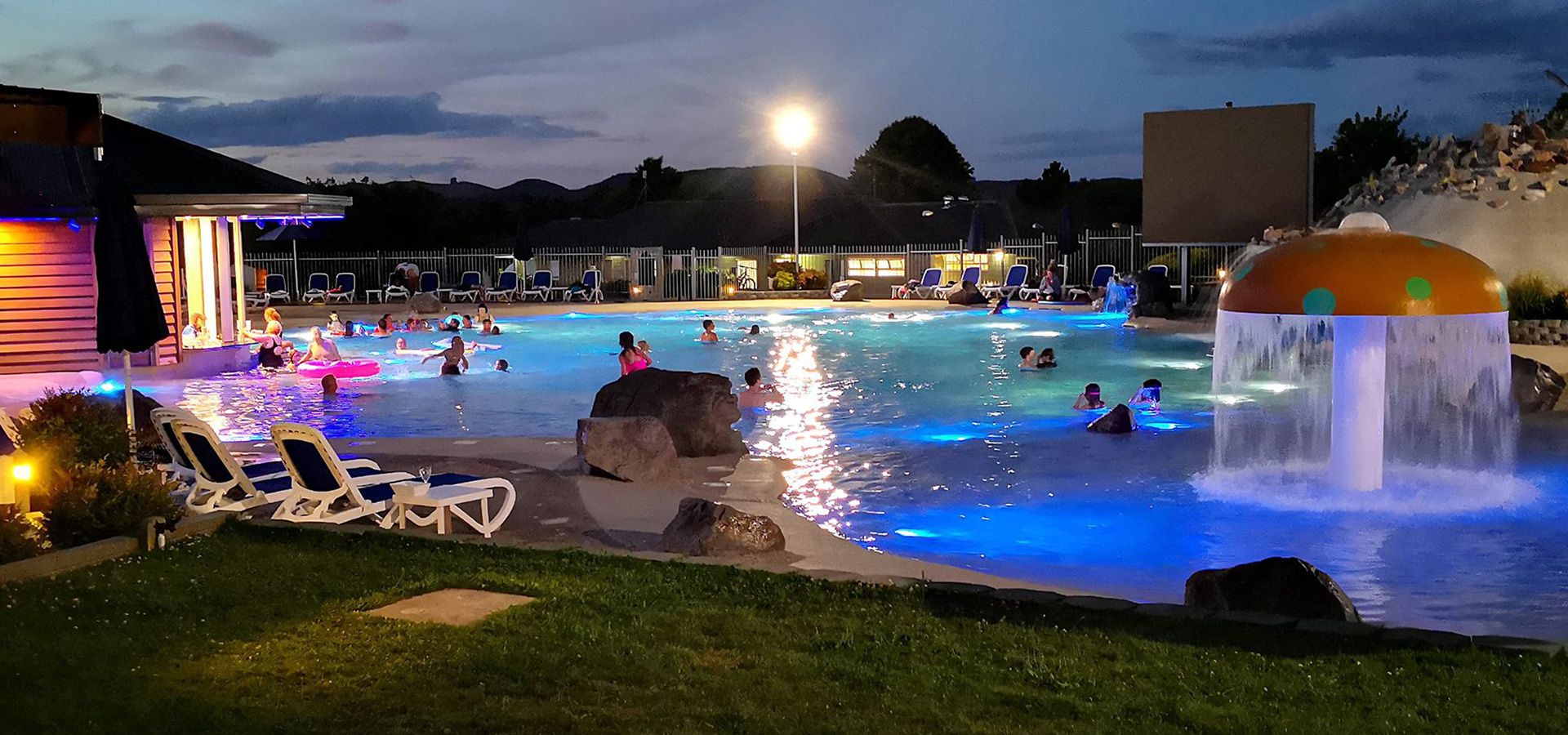 Lake Taupo Holiday Resort Thermally Heated Lagoon Pool