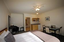 1 bedroom Spa suite for 4