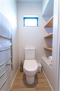 2 Bedroom Self-Contained Cabin - Toilet