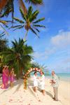 A stunning wedding on a Cook Island beach